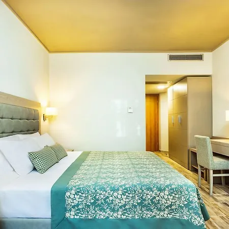 Xenios Anastasia & Resort 5*